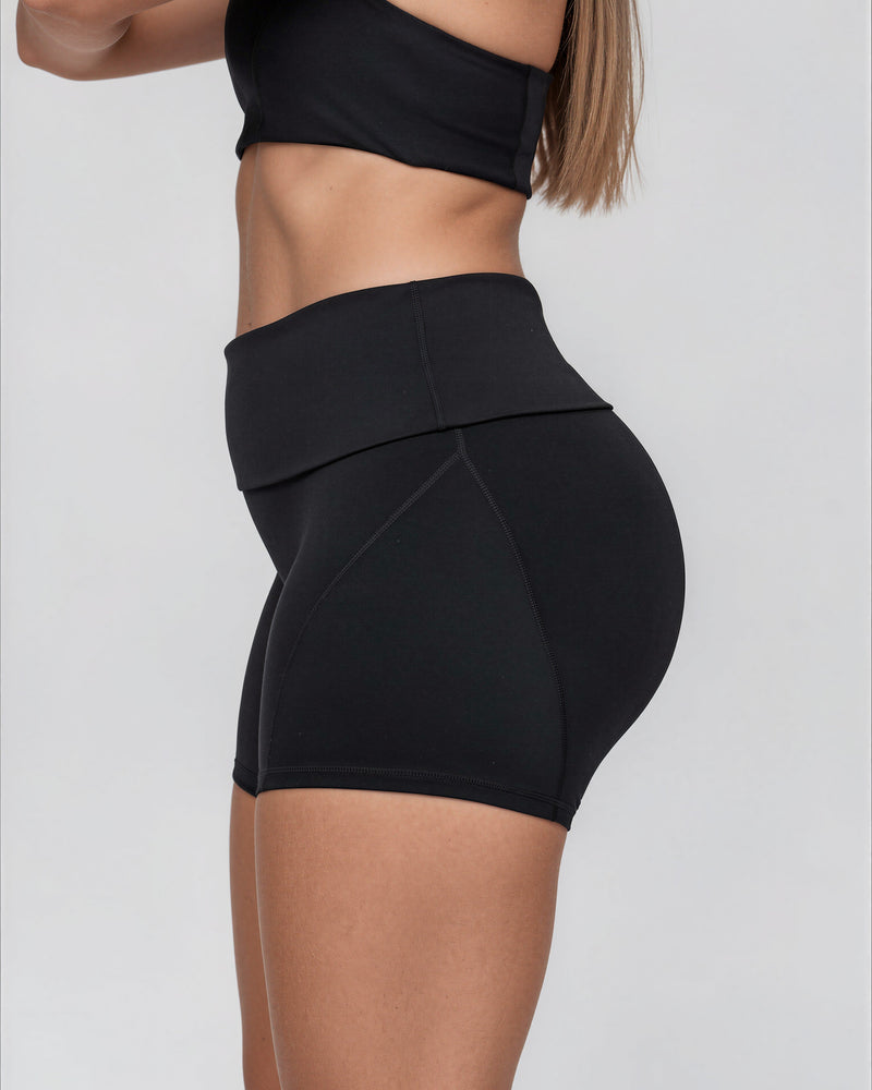 Softline | The Fold-Over Short - VENOVA