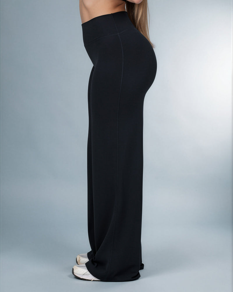 Softline | The Straight Legging - VENOVA